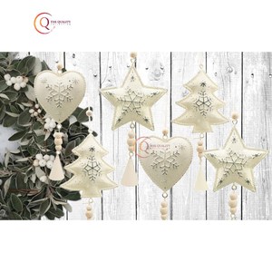 Incroyable mini cloches en métal vintage en forme de coeur, faites à la main, fantaisie, couleur blanche, clochettes de Noël pour la maison, la décoration d'hôtel en bonne vente - Product Image 5