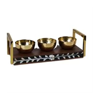 Tazón para Servir Frutos Secos y Nueces, Hecho en India, con Textura Martillada, Chapado en Oro de Alta Calidad, con Tapa de Madera - Product Image 4