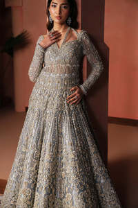 Vestido de Novia Pakistaní Clásico Moderno, Vestido de Novia Lujoso con Hermoso Bordado, Elegante Adorno de Encaje, Diseño Hasta el Suelo - Product Image 5