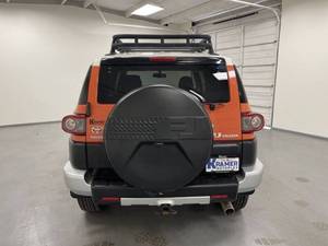 Meilleur Prix Voitures d'occasion Voitures en gros Toyota FJ Cruiser 4x4 4 portes SUV 5A à vendre - Product Image 6