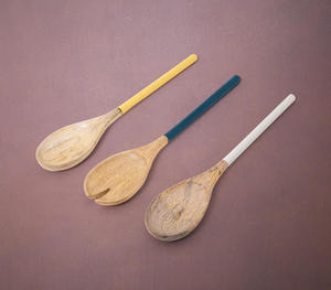 Juego de Servir Ensaladas de Madera de Mango Hecho a Mano con Mangos de Esmalte Colorido, Cucharas y Tenedores Decorativos de Mango Largo, Tres Piezas - Product Image 3