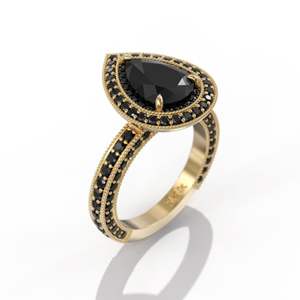 Bague en diamant noir avec halo et sertissage à griffes rondes et en forme de poire pour femmes - Product Image 3