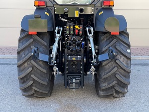 Tracteur agricole multifonctionnel Deutz-Fahr 5090 75HP 4x4 à roues vertes haute productivité - Product Image 6