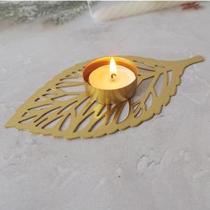 Portavelas de metal con acabado dorado para decoración navideña del templo del hogar y ambiente festivo - Product Image 5