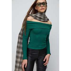 Camiseta Ajustada de Manga Larga con Hombros Descubiertos - Product Image 2