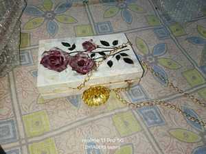 Bolso de Mano de Madera Estilo Bohemio de Lujo con Incrustaciones de Nácar, Hecho a Mano, Patrimonio Árabe Premium, Regalo Moderno para Damas en Eid y Ramadán - Product Image 3