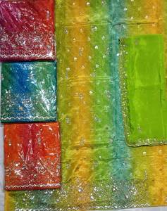 Costumes de créateurs modernes non cousus brodés à la main pour femmes, style traditionnel indien tendance pour les fêtes - Product Image 1