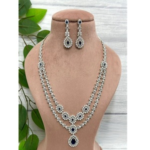 Élégant collier à couches en argent avec boucles d'oreilles Zircon CZ pour fiançailles ou fêtes de mariage Collection pour femmes - Product Image 1