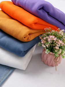 เสื้อฮู้ดดี้ผ้าฟลีซคอตตอนสีพื้นเรียบแบบมีโลโก้สั่งทำได้ สไตล์สตรีทแวร์คุณภาพสูง ทรงโอเวอร์ไซส์ ไหล่ตก สำหรับผู้หญิง - Product Image 3