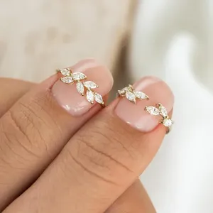 Anillo de boda de moissanita en forma de marquesa Anillos elegantes y duraderos para novias - Product Image 3