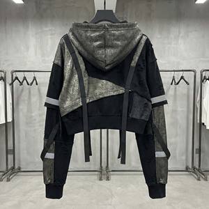 Sudadera con Capucha para Mujer, Estilo Urbano Vanguardista, Tejido French Terry Grueso, Diseño Desgastado, con Logotipo Frontal Bordado en 3D - Product Image 5