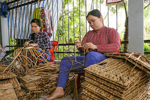 Hot Selling Handicraft Made in Vietnam Water Hyacinth <b>Basket</b> with Export Quality - Product Image 5