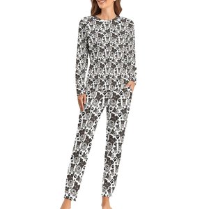 Pyjama en satin avec logo personnalisé pour femmes, vêtements de nuit unis à col en V et à manches longues, ensemble de vêtements de salon de nuit personnalisables - Product Image 3