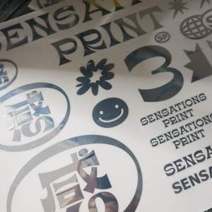 Etiquetas adhesivas UV plateadas y doradas impermeables personalizadas - Product Image 4