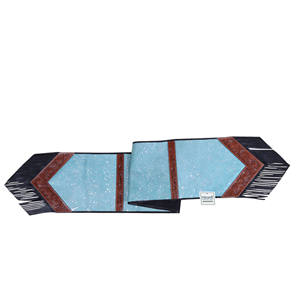 Chemin de table en cuir de vachette avec bandes de cuir usinées Décoré Fabricant de chemin de table en cuir - Product Image 3