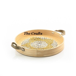 Plateau de service au design fantastique Plateau en bois pour aliments et en-cas avec poignées en cuir Forme ronde Ustensiles de cuisine Plateau de service - Product Image 1