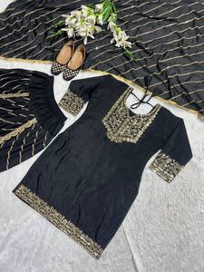 Superbe costume noir Chinon Dhoti Salwar avec broderie de paillettes d'or lourd Vêtements de fête et de fête Vêtements indiens et pakistanais - Product Image 4