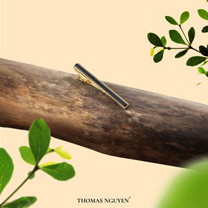 Clip de Corbata de Cuarzo Ahumado Fengshui Chapado en Oro de 18K para Hombre - KCVDADE002 |   Colección Tinh Vu |   Hecho en Vietnam - Product Image 5