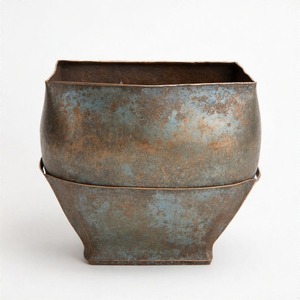 Maceta redonda de metal OpalVerde en acabado verde-dorado cepillado para jardín doméstico Maceta de metal antiguo para uso decorativo - Product Image 6