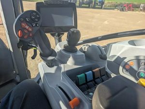 Nuevo tractor New Holland T7050 con transmisión CVT / Power Command - Product Image 4