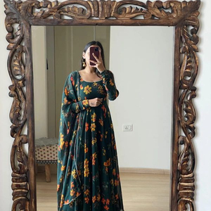 ชุดผ้าไหมเทียมพิมพ์ลายดอกไม้,ชุดผ้าแพรชั้นดีดีไซน์เนอร์ชุด Dupatta - Product Image 1