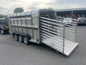 รถพ่วงบรรทุกปศุสัตว์แบบสามเพลา ปี 2026 ขนาด 14 ฟุต (รถพ่วงสำหรับโค/แกะ 4×4) - Product Image 4