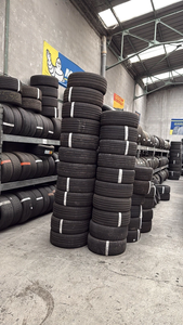 Pneus de <span class=keywords><strong>voiture</strong></span> d'<span class=keywords><strong>occasion</strong></span> de qualité abordables disponibles <span class=keywords><strong>en</strong></span> gros, pneus de <span class=keywords><strong>voiture</strong></span> d'<span class=keywords><strong>occasion</strong></span> à vendre, expéditions dans le monde entier - Product Image 3