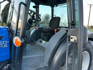 Tracteur agricole robuste 50 CV 2 roues motrices avec cabine fermée, moteur et boîte de vitesses, pour travaux de terrain, prix de gros - Product Image 6
