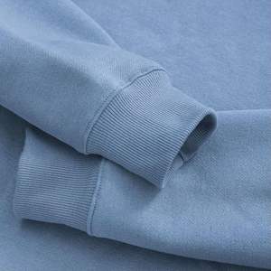 Sudadera con capucha de forro polar de manga larga para mujer con logo personalizado, estilo urbano, para gimnasio, top corto informal para mujer - Product Image 4