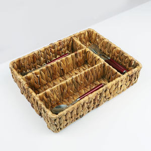 ถาดใส่ช้อนส้อมทำจากผักตบชวาแบบถัก - Product Image 1