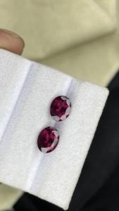 Par Certificado de Piedras de Granate Lechoso Rodolita Natural de 9x7 mm, Corte Ovalado, con Excelente Calidad de Color, Piedras Preciosas Sueltas de 5.02 Quilates - Product Image 5