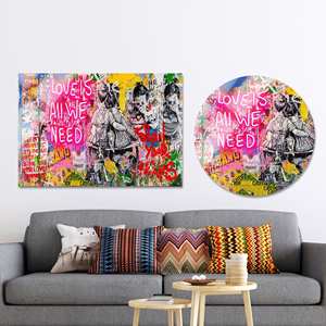 Lienzo Impreso: Obra de Arte 'El Amor Es Todo lo Que Necesitamos' - Decoración Moderna para Pared, Vidrio Circular - Product Image 1