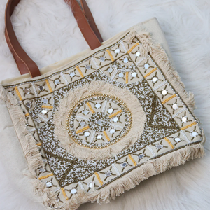 Atractivos bolsos multicolores con cuentas para mujeres diseñados con detalles artísticos y hermosos bolsos de mano de glowin fashion - Product Image 4