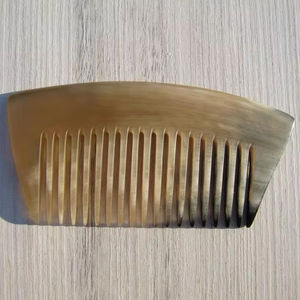 OPTIMISATION NATURELLE DES COULEURS CORNE BUFFALO VENTE EN GROS Peignes en corne antistatique naturelle pour les cadeaux de vacances par l'artisanat croissant - Product Image 1