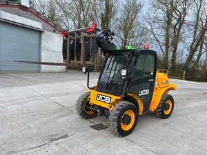 Chariot télescopique contrepoids JCB 520-40 AGRI, capacité de 2 tonnes, chariot élévateur tout-terrain, moteur diesel, 4 roues motrices, longueur de la fourche de 1200 mm, garantie de 3 ans - Product Image 6