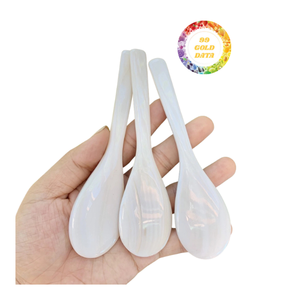 Cuchara de nácar hecha a mano, textura natural única y acabado brillante - Product Image 2