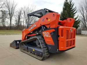 Chargeuse compacte sur chenilles Kubota SVL75-2 d'occasion, 1,8 tonne, hydraulique, diesel 75KW, moment de charge élevé - Product Image 1
