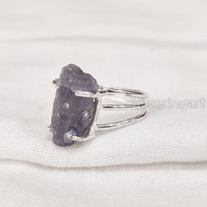 Joyería de piedra en bruto Anillo de mujer Tanzanita natural Piedra preciosa cruda Piedra natal de Diciembre Tres bandas lisas Anillo de plata esterlina 925 - Product Image 3