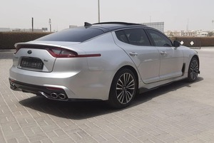 Ventes précipitées Kias Stingers 2.0T 2.0L Ventes saisonnières Voitures d'occasion haut de gamme - Product Image 2