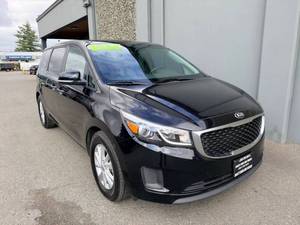 Kia Sedona LX 4 portes, mini-fourgonnette d'occasion, modèle 2017, à vendre - Product Image 3