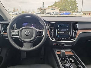 Volvo V60 Cross Country B5 Plus 2024 Usado en Excelentes Condiciones - Product Image 2