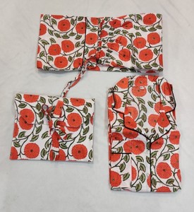 เซ็ตชุดนอนลายดอกไม้ทำมือผ้าฝ้ายสำหรับผู้หญิงชุดนอนสตรีใส่สบายมีกระดุมและกระเป๋าสำหรับ100% - Product Image 1