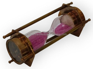 นาฬิกาทรายทองเหลือง 3 นาทีพร้อมเข็มทิศตั้งเวลาทั้งสองด้านพร้อมนาฬิกาทรายสีม่วงประกายตกแต่งบนโต๊ะนาฬิกาทราย - Product Image 3