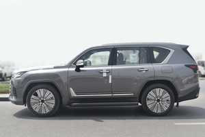 LEXUS LX600 2025 Usado, Motor Diésel V6 de 3.3L, Doble Turbo, 301HP/4000RPM, 6 Cilindros, 7 Asientos, Transmisión Automática de 10 Velocidades - Product Image 3