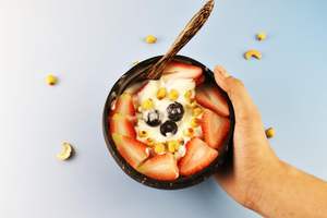 Ensemble de vaisselle artisanal et durable avec cuillères en bois, bol en noix de coco, bol naturel fait à la main, vaisselle durable en gros - Product Image 5