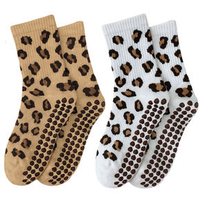 Nuove <span class=keywords><strong>calze</strong></span> rosa alla moda con impugnatura leopardata stampate su misura il tuo modello Jacquard ricamo Yoga Pilates <span class=keywords><strong>calze</strong></span> - Product Image 2