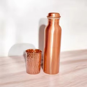 Meilleur fabricant de bouteilles en cuivre 100% populaires Bouteille d'eau en métal laqué Sipper faite à la main pour le bureau et l'université - Product Image 6