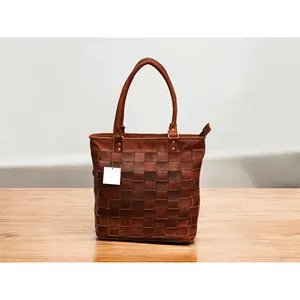 Bolso de mano grande de cuero PU de alta calidad para mujer Bolso de uso diario de moda para las estaciones de verano y otoño - Product Image 3