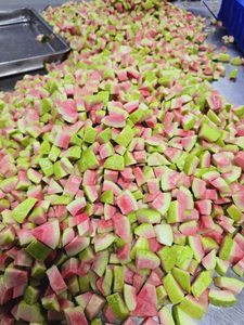 ผลไม้ฝรั่งแช่แข็งสีแดงคุณภาพพรีเมี่ยมส่งออก - Product Image 2