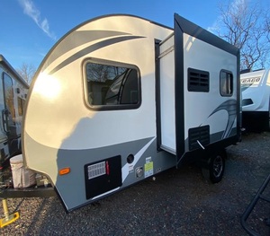 QUALITÉ Nouvelle caravane Starcraft Satelite 17RB 2017 prête à la vente - Product Image 3
